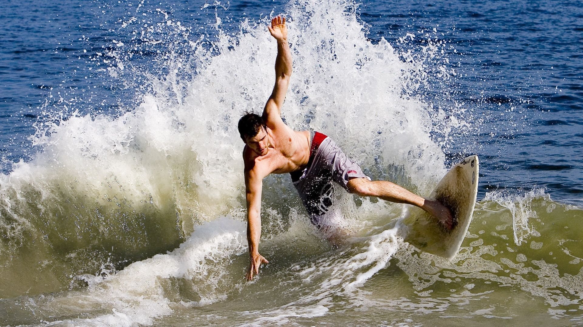 全球直播：用高清直播感受每一次疾驰，全球直播下载